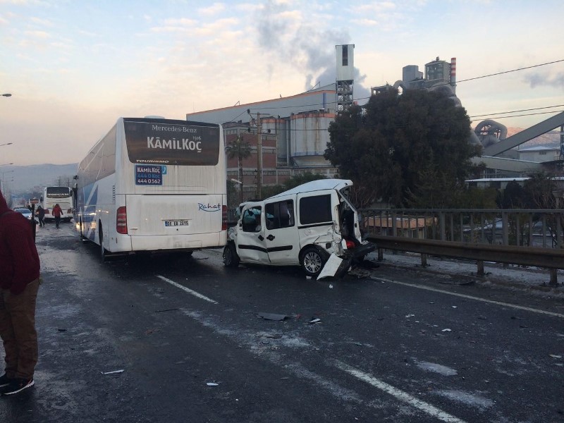İzmir'de buzlanma kazaları