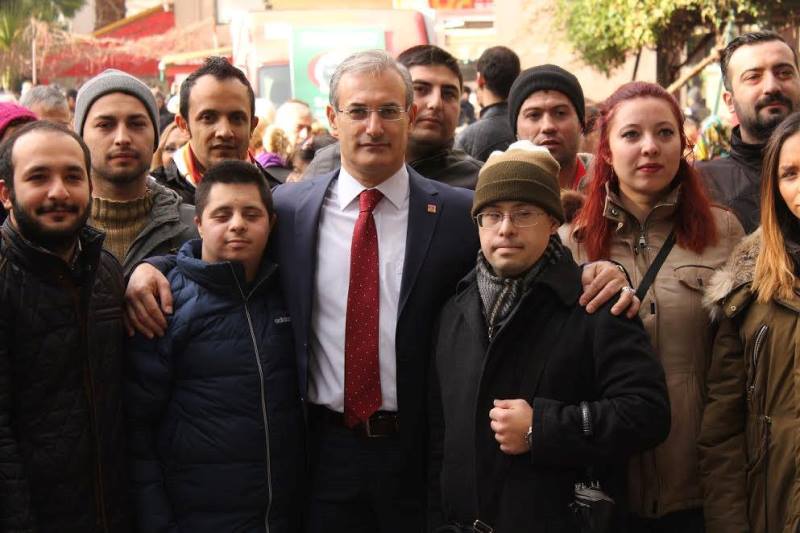 İzmir Zübeyde Ana'yı unutmadı