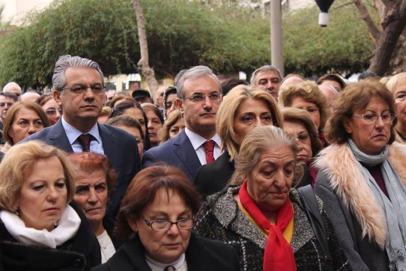 İzmir Zübeyde Ana'yı unutmadı