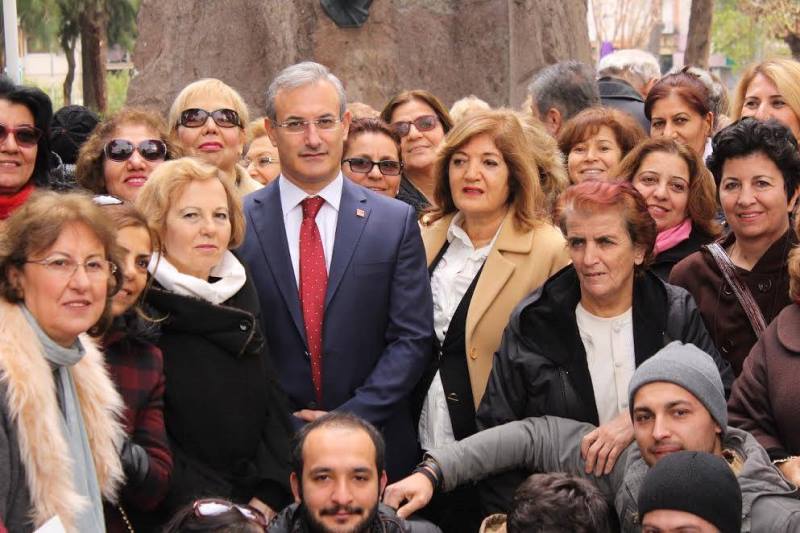 İzmir Zübeyde Ana'yı unutmadı