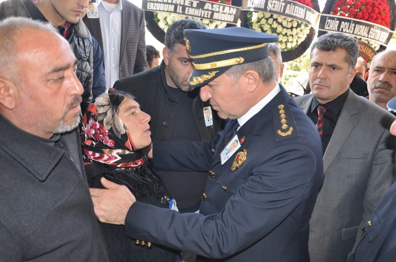 İzmir şehidini uğurladı
