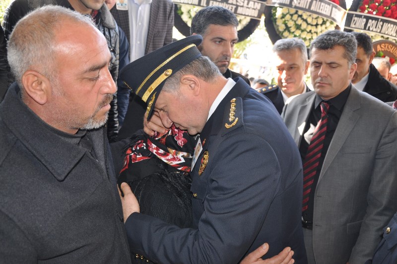 İzmir şehidini uğurladı