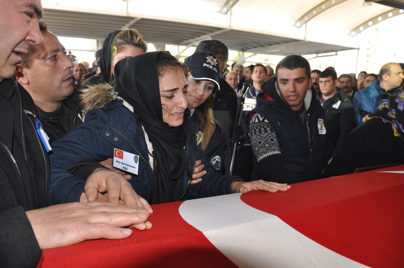 İzmir şehidini uğurladı
