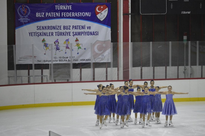 Büyükşehirli sporculardan senkronize başarı