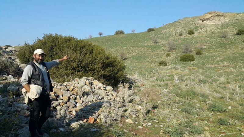 Koyun otlatırken tarihi kalıntı buldu