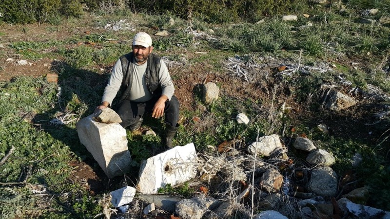 Koyun otlatırken tarihi kalıntı buldu