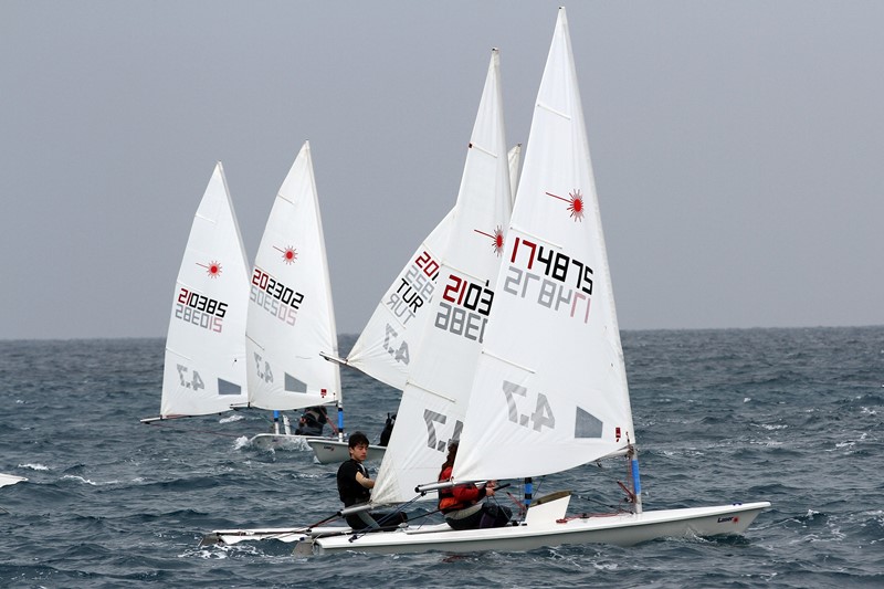 Çeşme'de yelken şov başladı