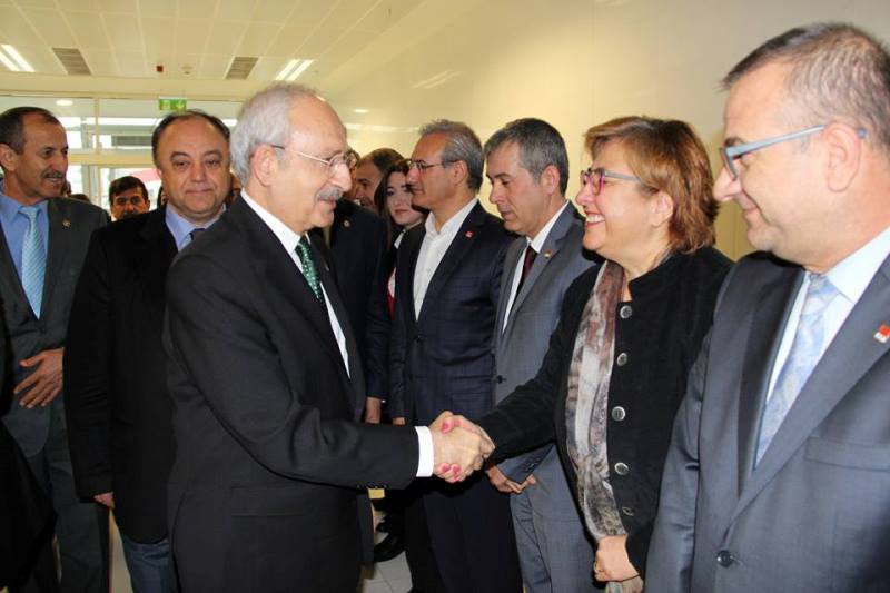 CHP lideri Kılıçdaroğlu İzmir'de