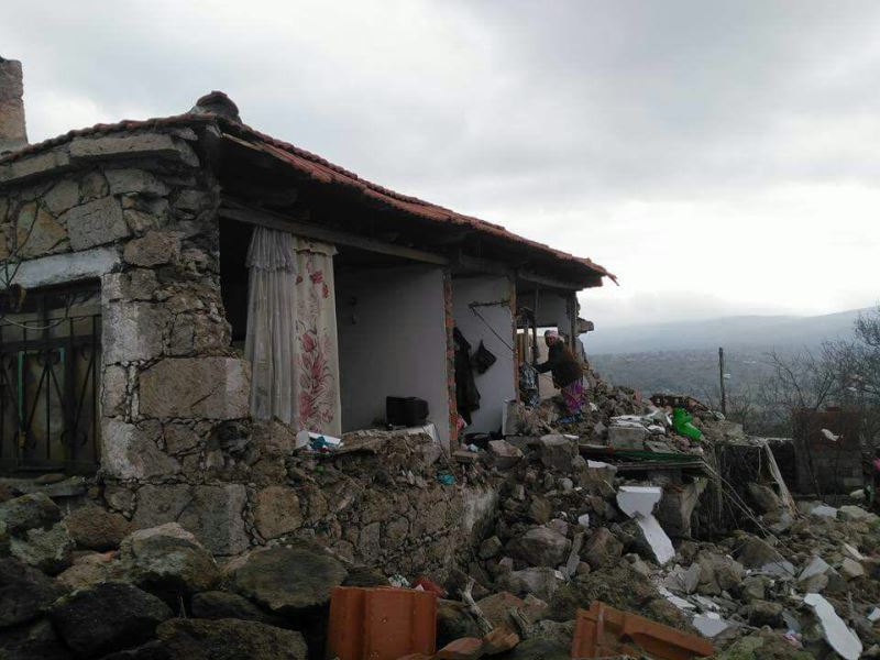 İzmir'den Çanakkale'ye yardım eli