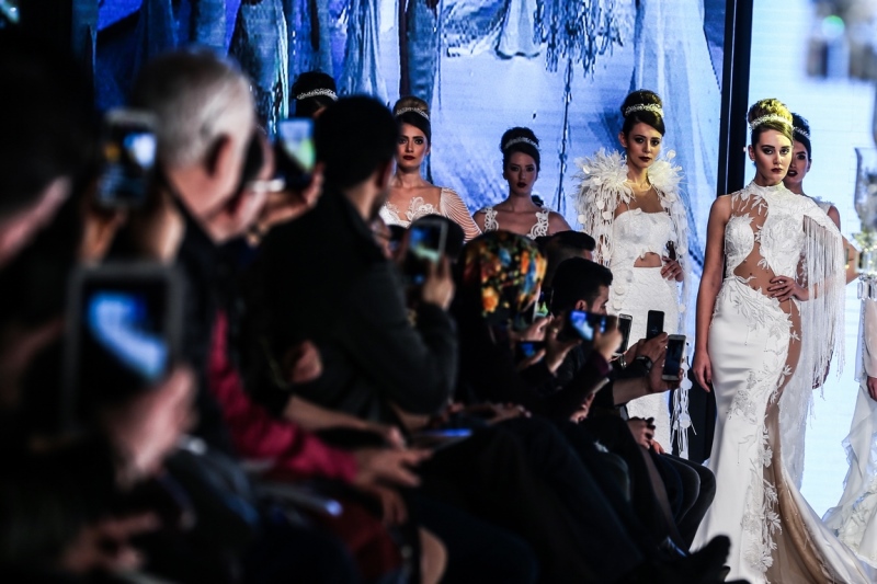 IF Wedding'de solo defile fırtınası...