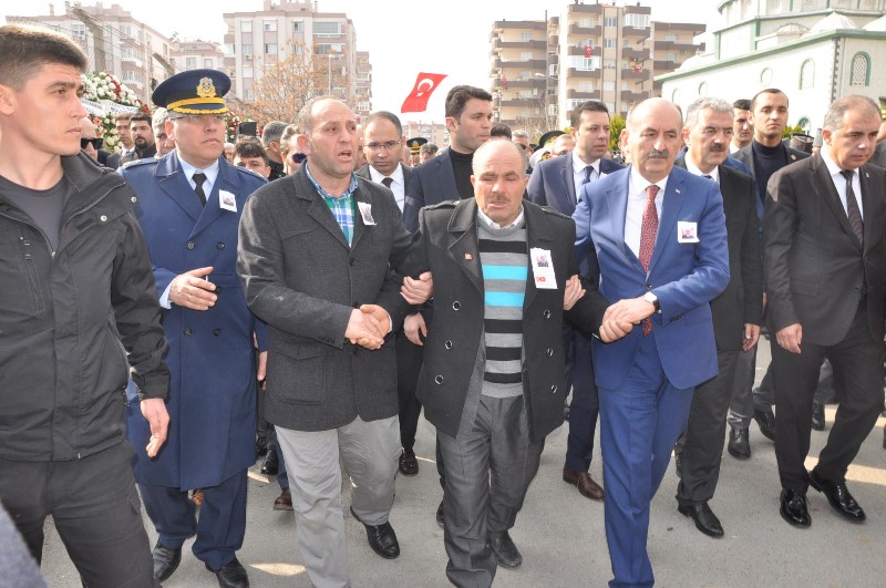İzmir El Bab şehidi Efiloğlu'nu uğurladı