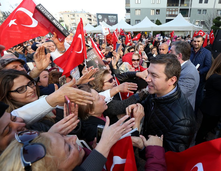 Buca'da 50 bin Nutuk ücretsiz dağıtıldı