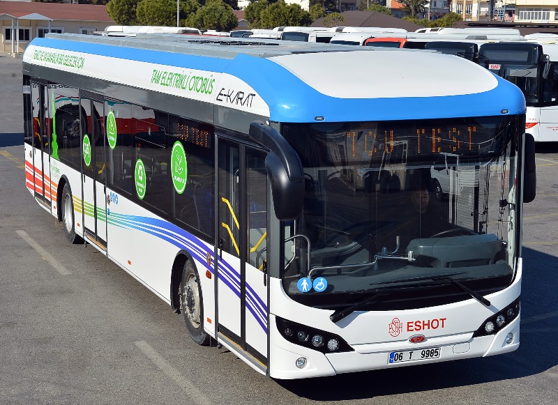 İzmir’in elektrikli otobüsleri geldi