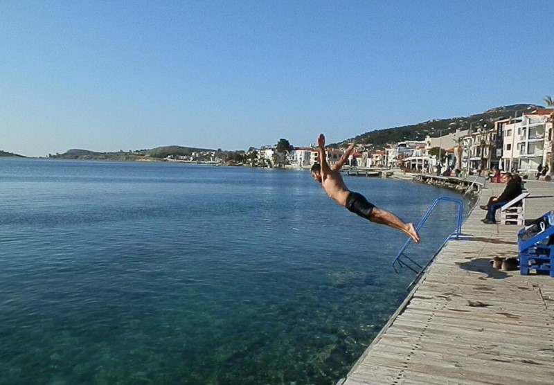 Şubat'ta Foça'da deniz keyfi