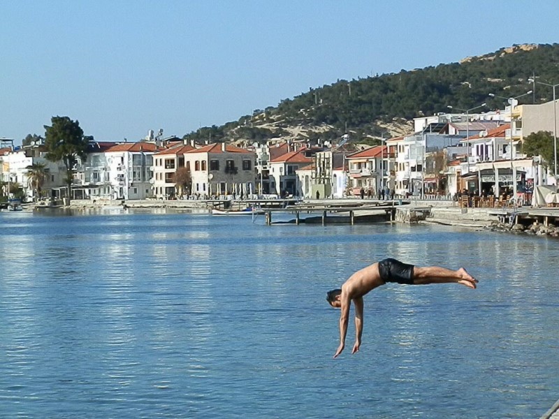 Şubat'ta Foça'da deniz keyfi