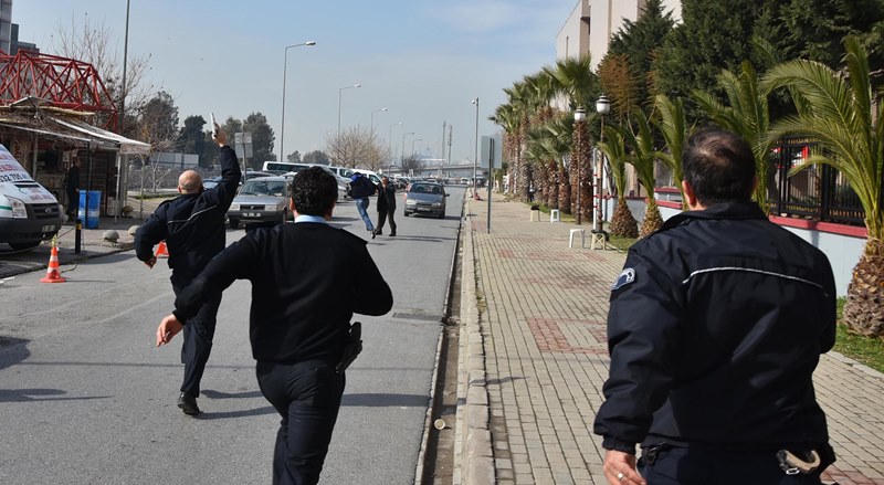 İzmir Adliyesinde hareketli dakikalar