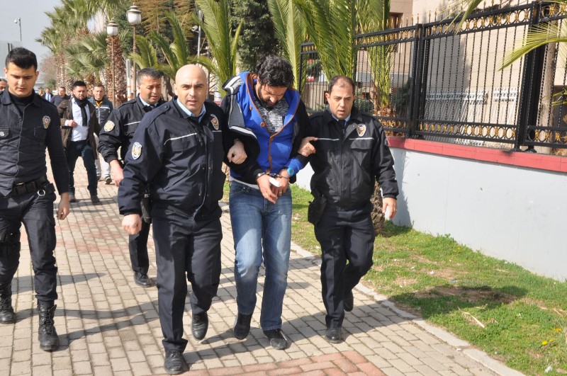 İzmir Adliyesinde hareketli dakikalar
