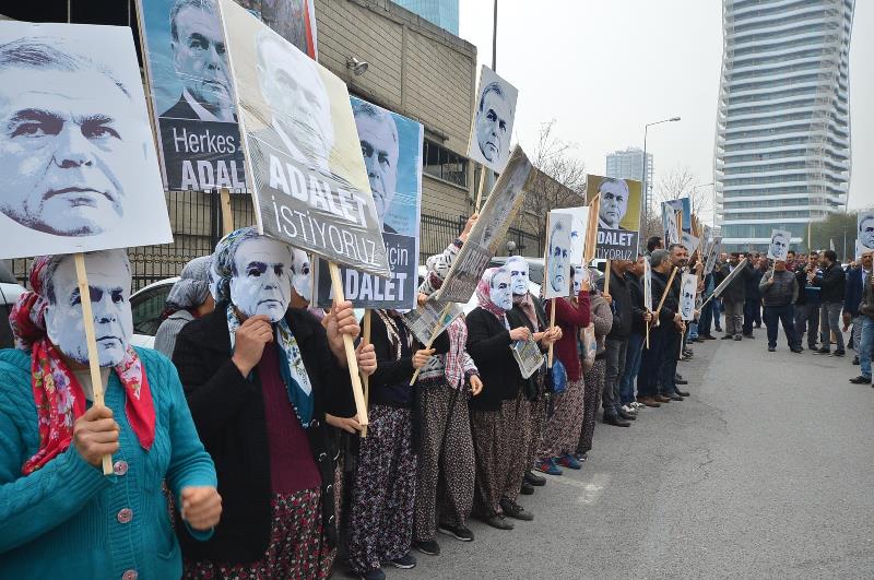 Beraat kararı sonrası adliye önünde büyük coşku