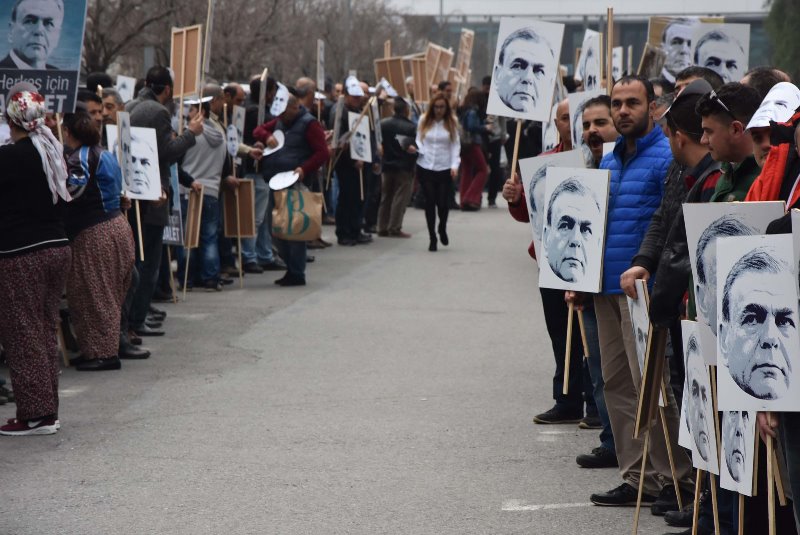 Beraat kararı sonrası adliye önünde büyük coşku