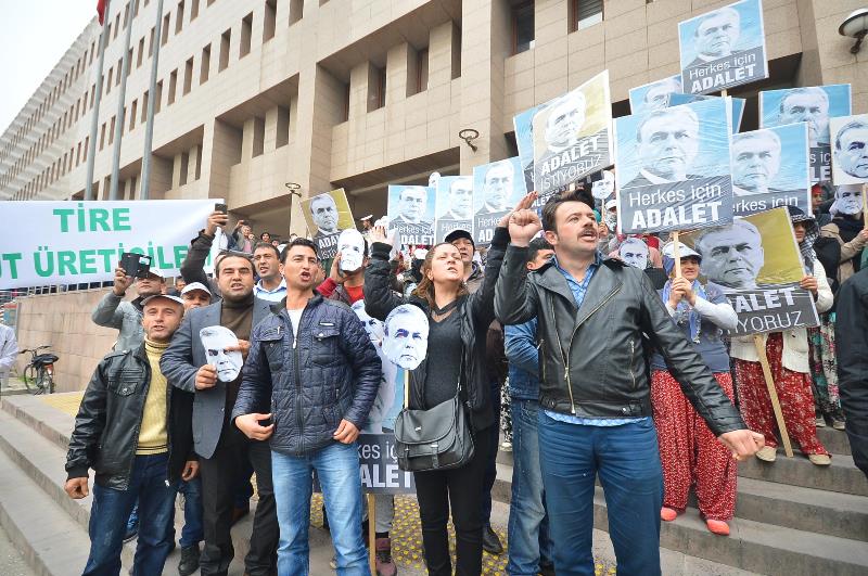 Beraat kararı sonrası adliye önünde büyük coşku
