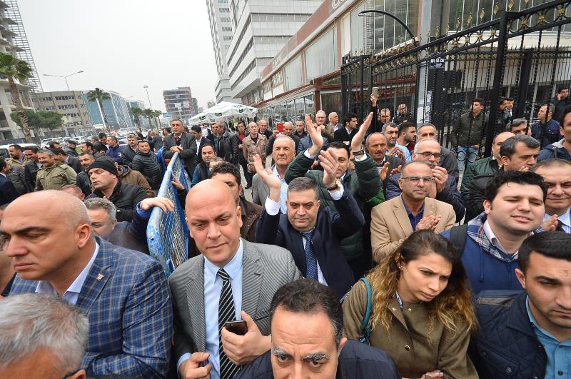 Beraat kararı sonrası adliye önünde büyük coşku