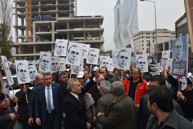 Beraat kararı sonrası adliye önünde büyük coşku