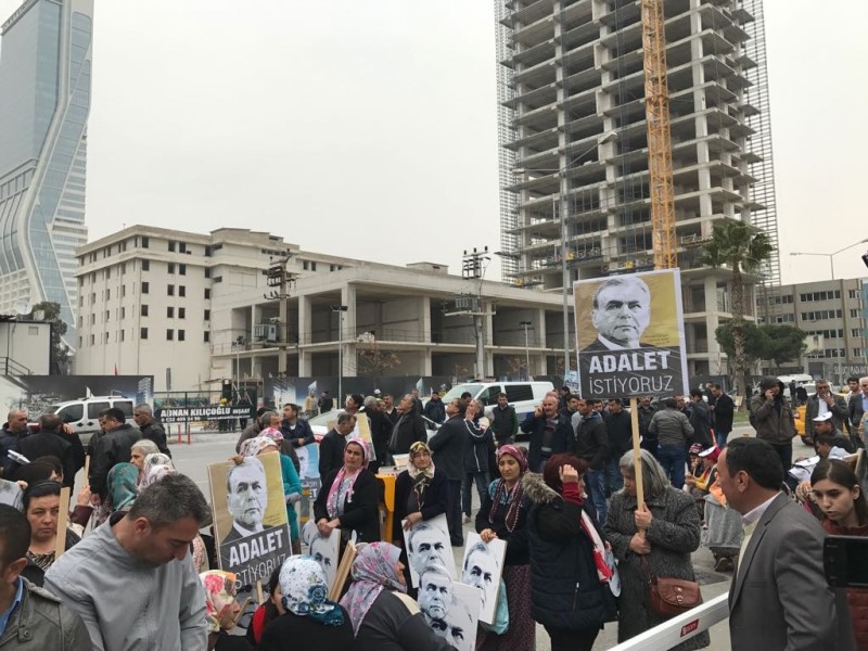 Beraat kararı sonrası adliye önünde büyük coşku