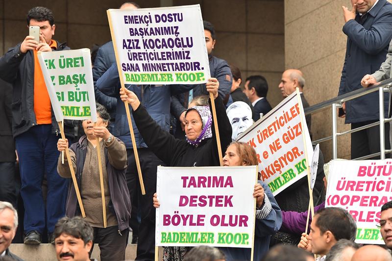 Beraat kararı sonrası adliye önünde büyük coşku