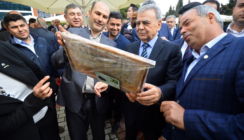 Büyükşehir’den 30 ilçeye 90 araç