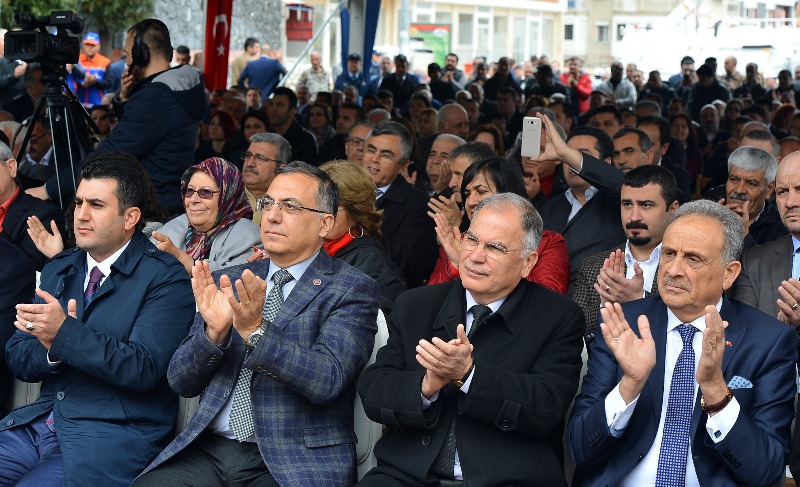 Büyükşehir’den 30 ilçeye 90 araç