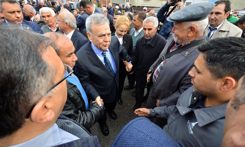 Büyükşehir’den 30 ilçeye 90 araç