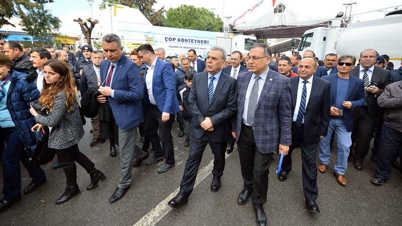 Büyükşehir’den 30 ilçeye 90 araç