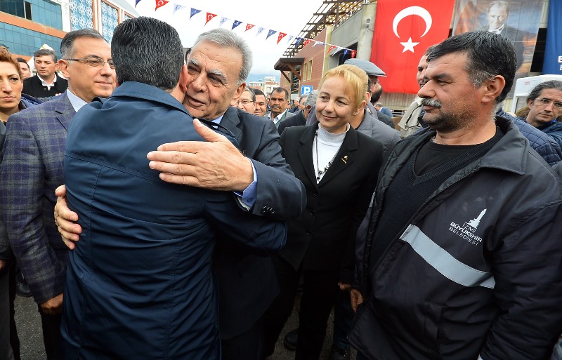 Büyükşehir’den 30 ilçeye 90 araç
