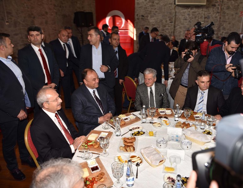 CHP Lideri Kılıçdaroğlu İzmir'de
