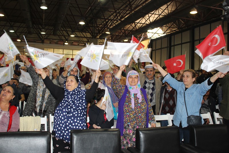 CHP Lideri Kılıçdaroğlu Romanlarla buluştu