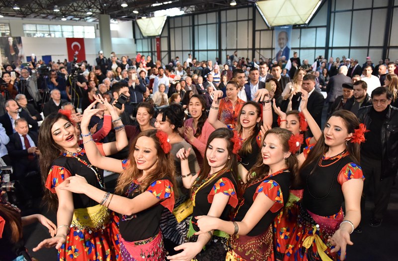 CHP Lideri Kılıçdaroğlu Romanlarla buluştu