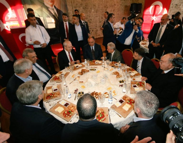 CHP Lideri Kılıçdaroğlu İzmir'de