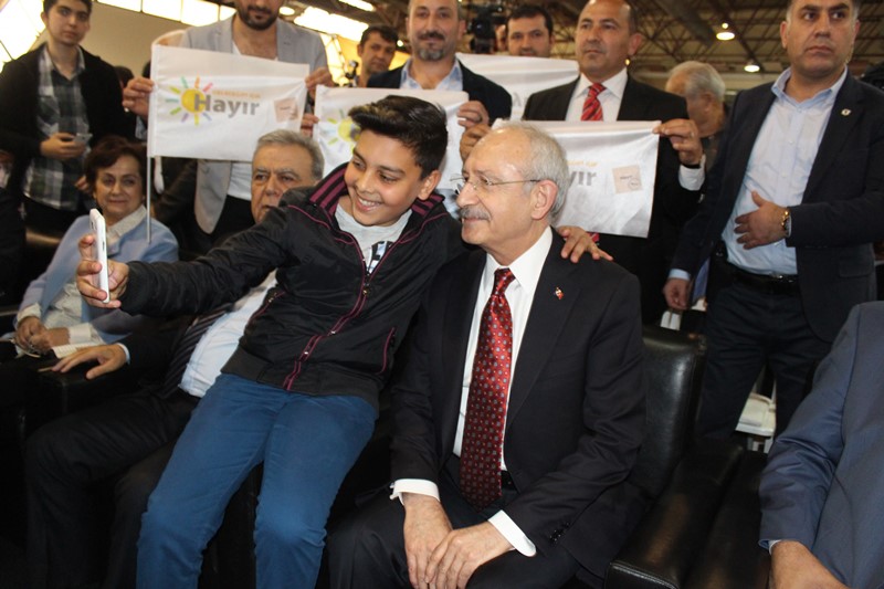 CHP Lideri Kılıçdaroğlu Romanlarla buluştu