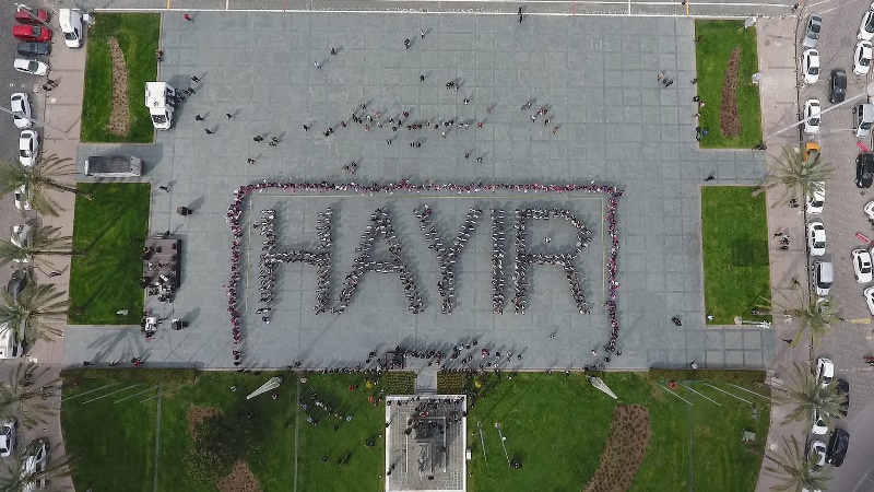CHP'li kadınlar 'hayır' yazdı