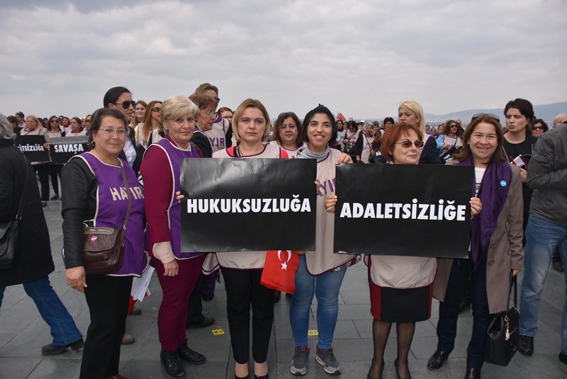 CHP'li kadınlar 'hayır' yazdı