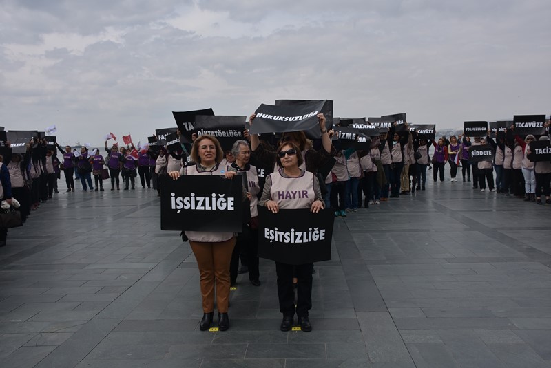 CHP'li kadınlar 'hayır' yazdı