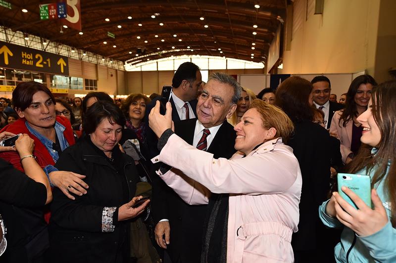Böyle olur İzmir’de kadın kutlaması