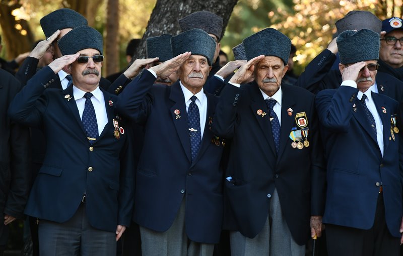 Minnetle, şükranla, rahmetle...