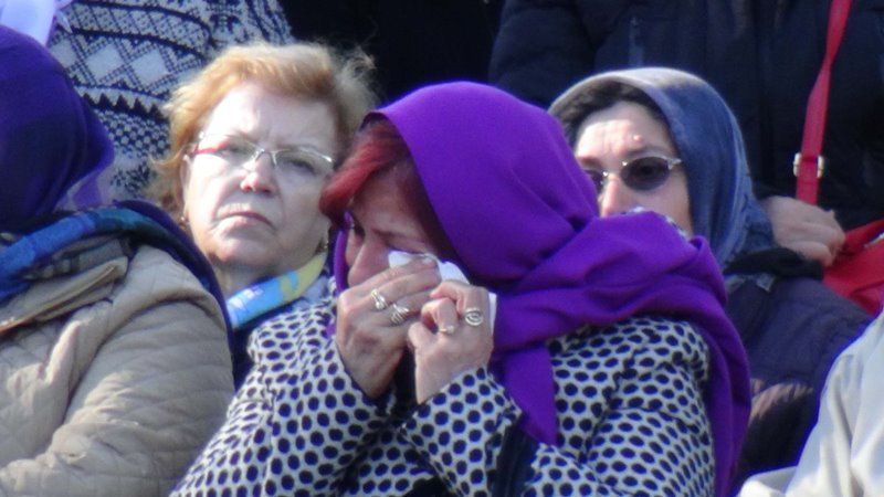 Minnetle, şükranla, rahmetle...