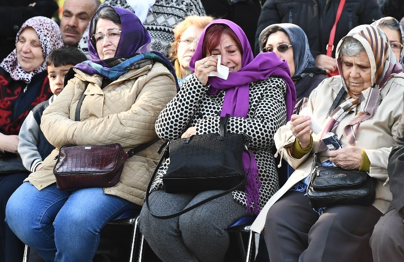 Minnetle, şükranla, rahmetle...