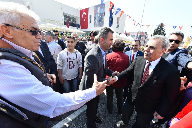 Aliağa Kültür Merkezi açıldı
