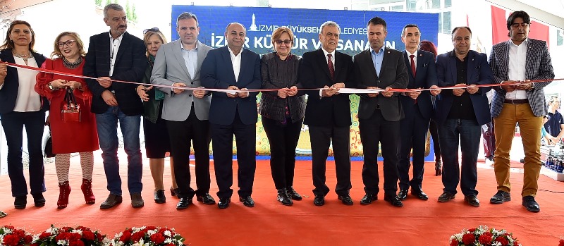 Aliağa Kültür Merkezi açıldı