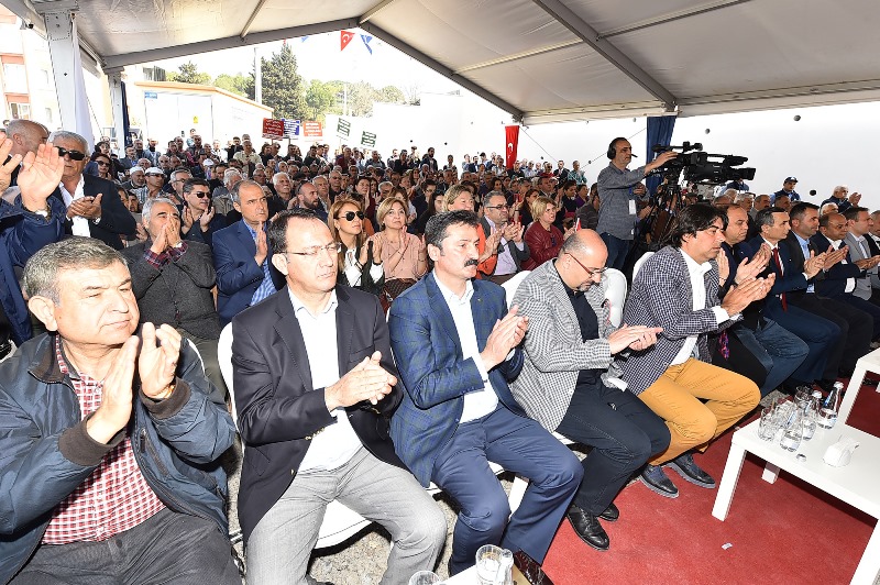 Aliağa Kültür Merkezi açıldı