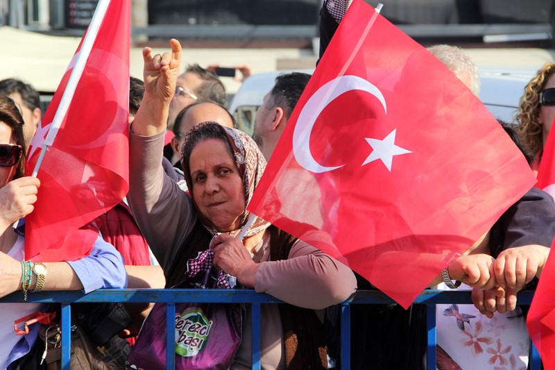 Meral Akşener İzmir'de halka seslendi