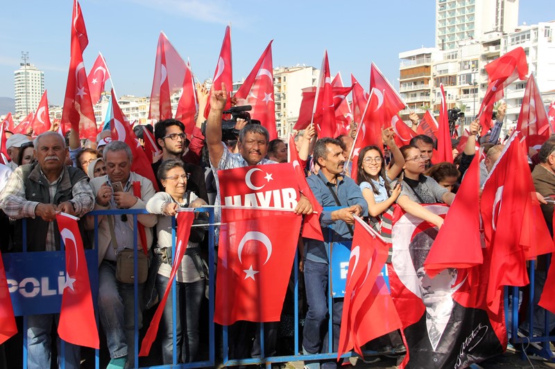 Meral Akşener İzmir'de halka seslendi
